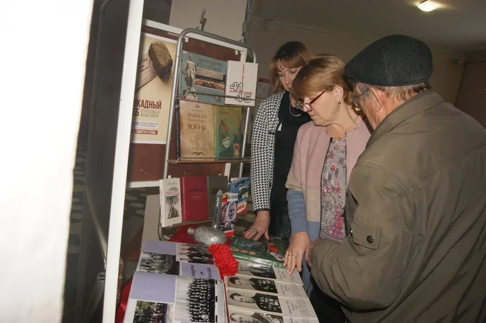 Веселовская СБ. А в книжной