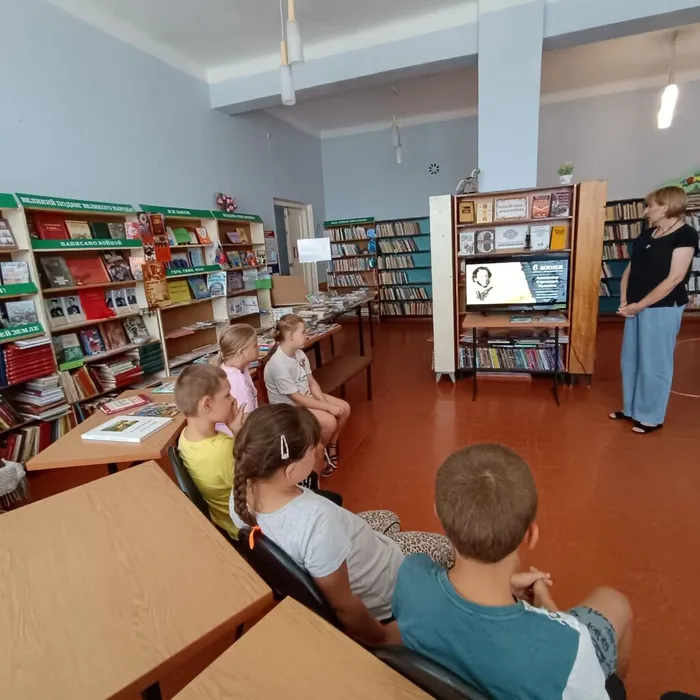 "Мир, сказок, рифм, стихотворений..."-познавательно-игровая программа