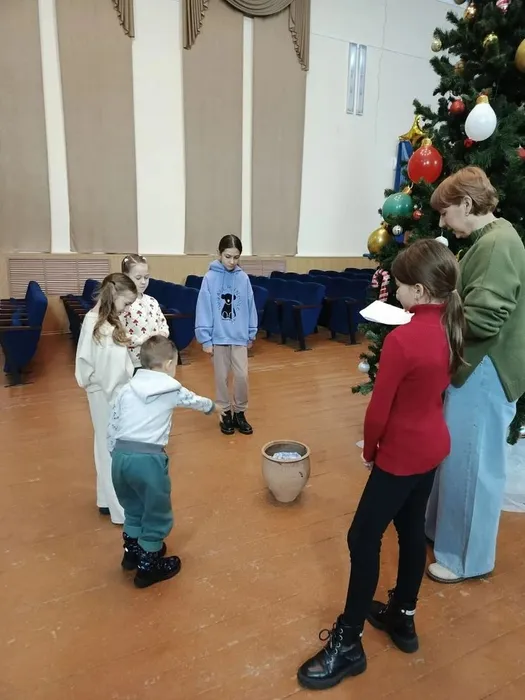 "Зимние праздники на Руси- от Рождества до Крещения"- фольклорные посиделки