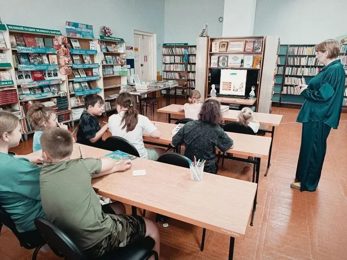 "Россия: вчера, сегодня, завтра"- познавательный час