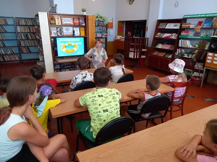 "Чтобы не было беды, будь осторожен у воды" - час безопасности