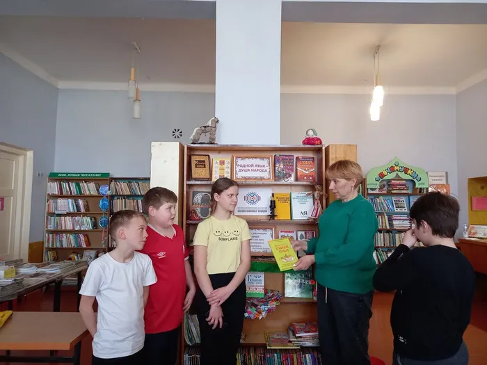 «Первая книга мирского назначения — русский букварь «Азбука»